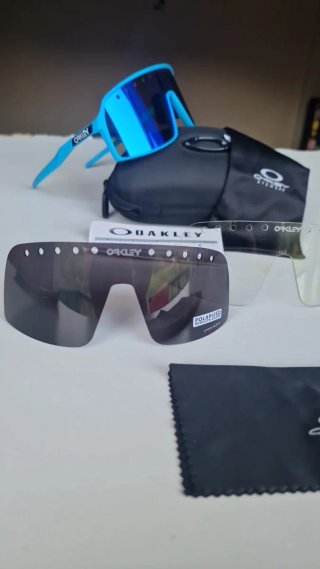 Óculos sutro ventilado Oakley