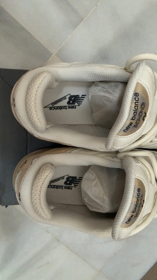 Sneakers New Balance M1000 Beige Taglia 43