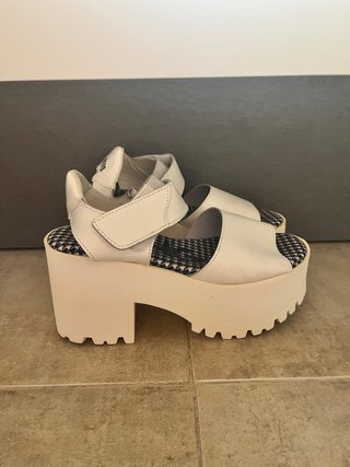 Sandalias plataforma blancas
