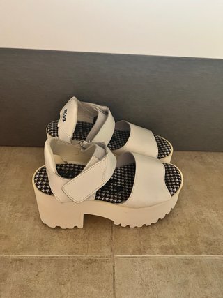 Sandalias plataforma blancas