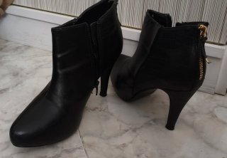 Botines tacón negros talla 41