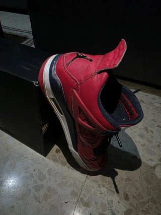Jordan Retro 4 educcion JRD