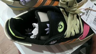 Adidas Bad Bunny Beige/Naranja/Rosa Nuevas