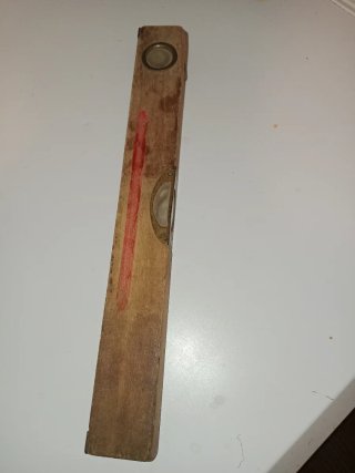 Nivel de madera antiguo Acesa