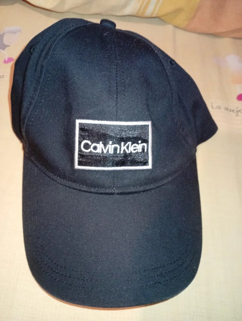 Gorra Calvin Klein Negra para hombre.