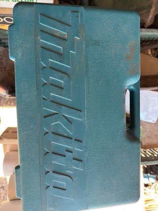 Taladro Makita HR2400 con maletín