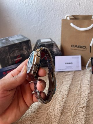 Reloj Casio Acero Nuevo con esfera celeste  Nuevo