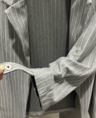 Blazer gris con rayas