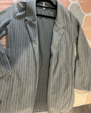 Blazer gris con rayas