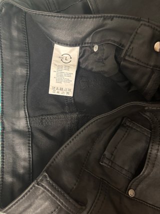 Pantalones polipiel negro