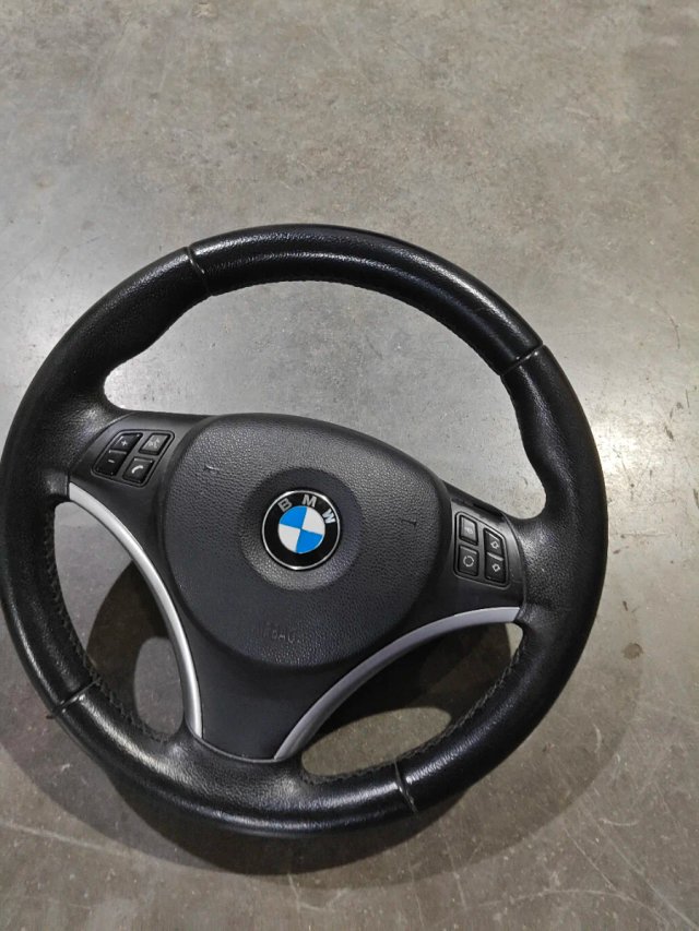 Volante BMW E90 E91 E92 E93 E87 E82 E81