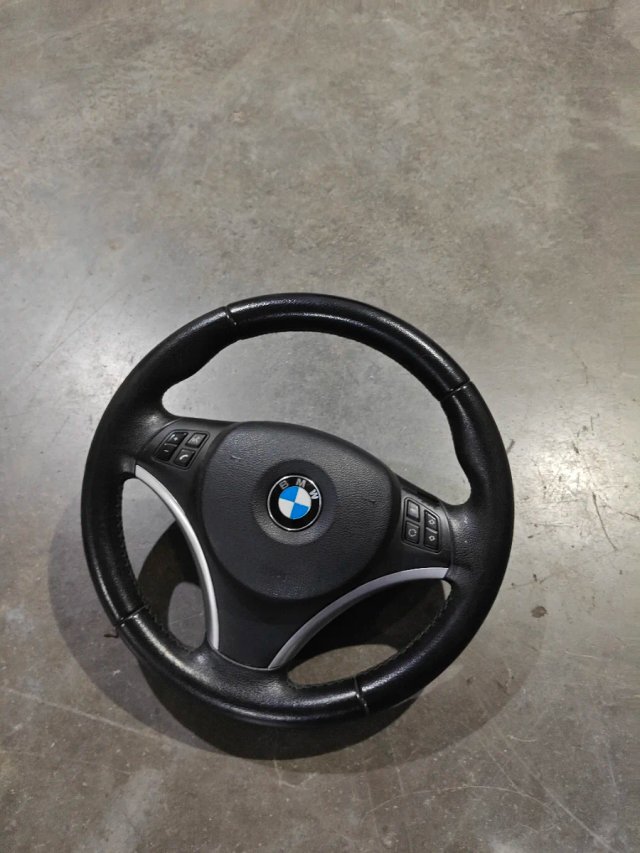 Volante BMW E90 E91 E92 E93 E87 E82 E81
