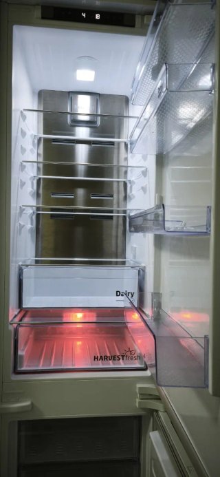 Frigorífico Combinado Beko BCNA306E3SN