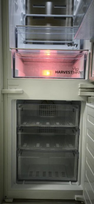 Frigorífico Combinado Beko BCNA306E3SN