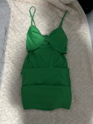 Vestido verde tirantes corte cut-out