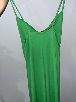 Vestido verde tirantes corte cut-out