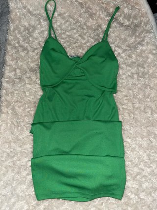Vestido verde tirantes corte cut-out