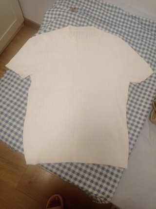 Camiseta blanca de manga corta