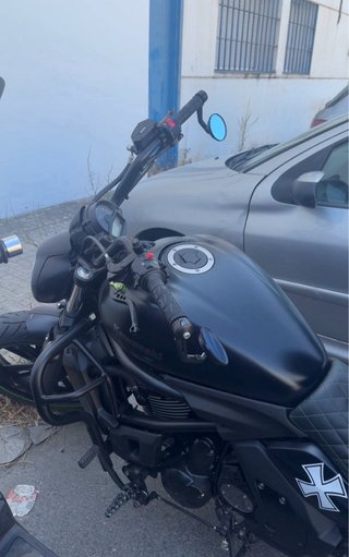 Kawasaki Vulcan S Negra
