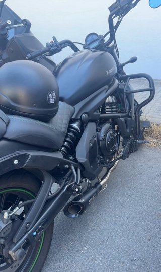 Kawasaki Vulcan S Negra