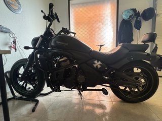 Kawasaki Vulcan S Negra