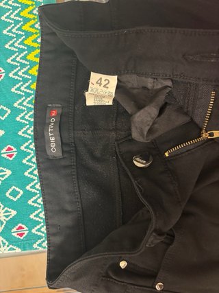 Pantalones negros Guess