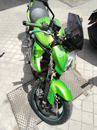 Kawasaki ER-6n Verde