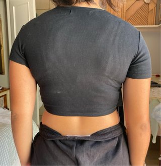 Top crop negro Pull&Bear manga corta