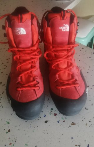 Botas de montaña The North Face rojas