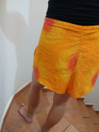 Pantalón corto cruzado estampado