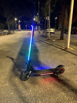 Patinete Eléctrico Infantil con Luces LED