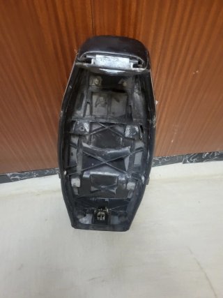 Asiento Vespa TX200 para reparar