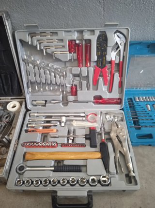 Lote herramientas: puntas, brocas, destornillador