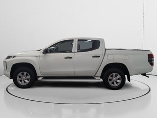 Mitsubishi L200 220 DI-D Doble Cabina M-Pro Auto 110 kW (150 CV)