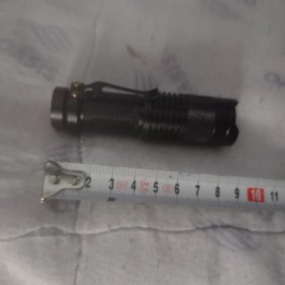 Linterna Táctica Negra