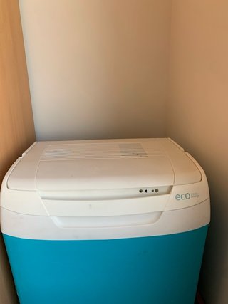 Nevera eléctrica azul