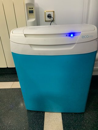 Nevera eléctrica azul