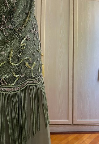 Vestido de fiesta verde con pedrería