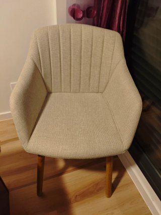Silla sillón beige y madera