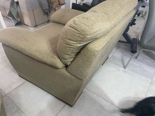2 Poltrone in tessuto beige 50€ ciascuna