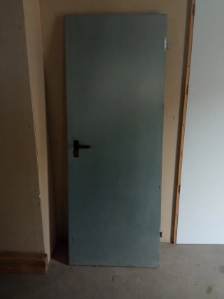 Puerta de trastero metálica