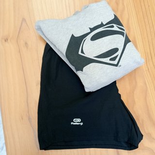 Conjunto sudadera gris y pantalón deportivo. T12