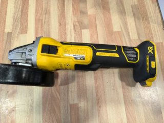 Radial DeWALT DCS405 - Buen estado