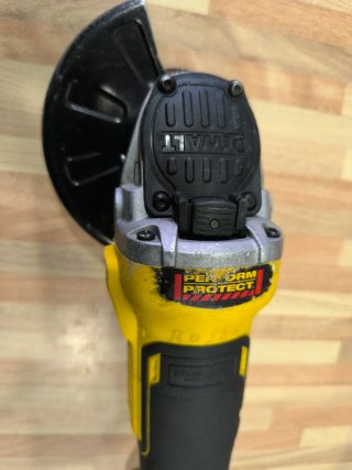 Radial DeWALT DCS405 - Buen estado