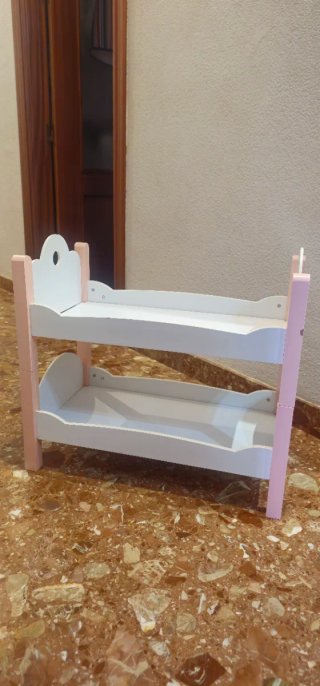 Litera de muñecas rosa y blanca de madera