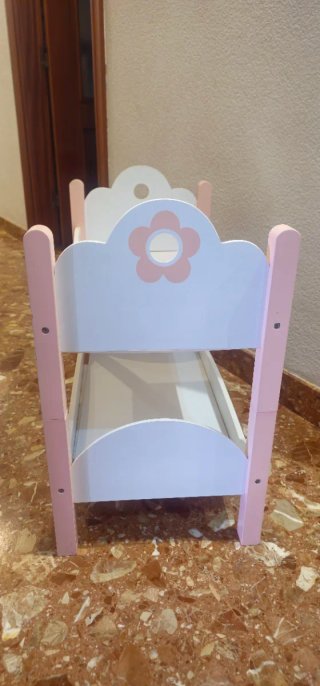 Litera de muñecas rosa y blanca de madera