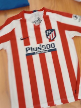 Camiseta niño Atlético de Madrid y pantalón. T 12