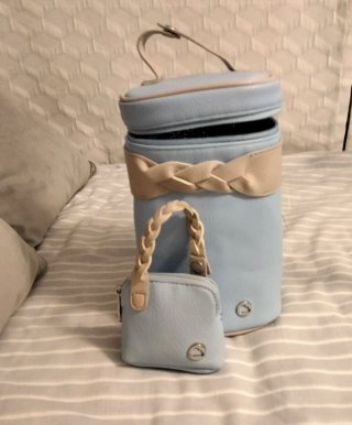 Porta alimentos y guarda chupetes azul y beige