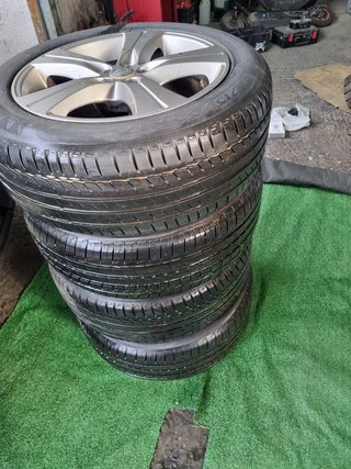 4 Llantas Lancia 215/55R17 94V