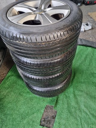 4 Llantas Lancia 215/55R17 94V